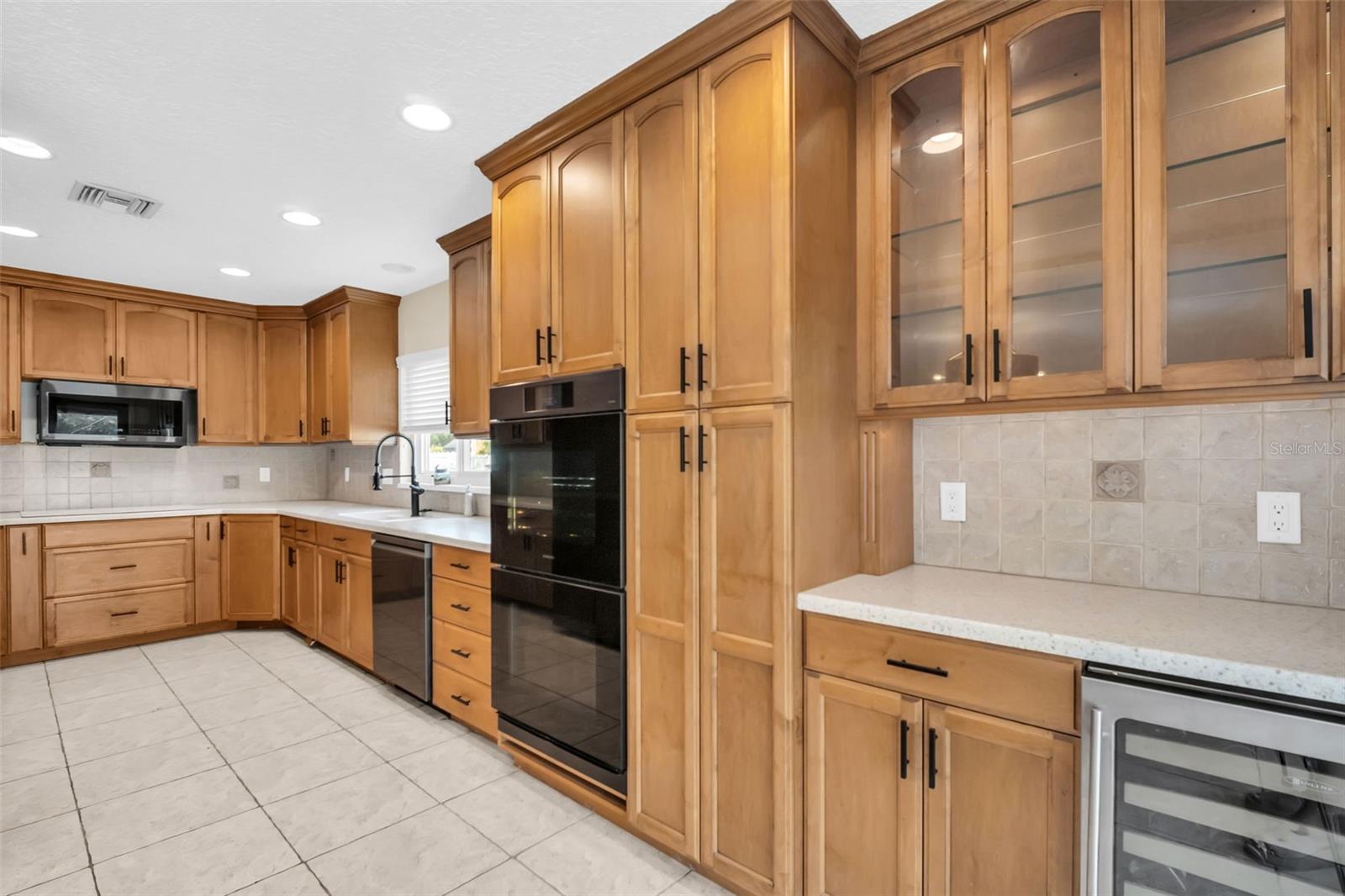 3992 ORCHARD HILL CIR
