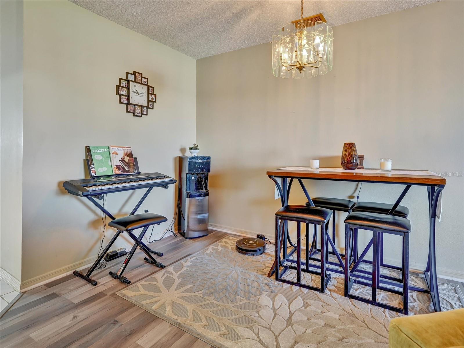 202 CACTUSFLOWER LN