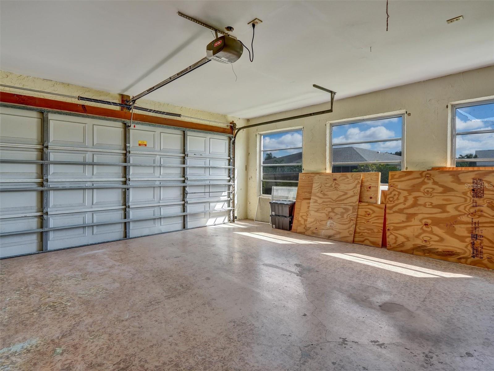 202 CACTUSFLOWER LN