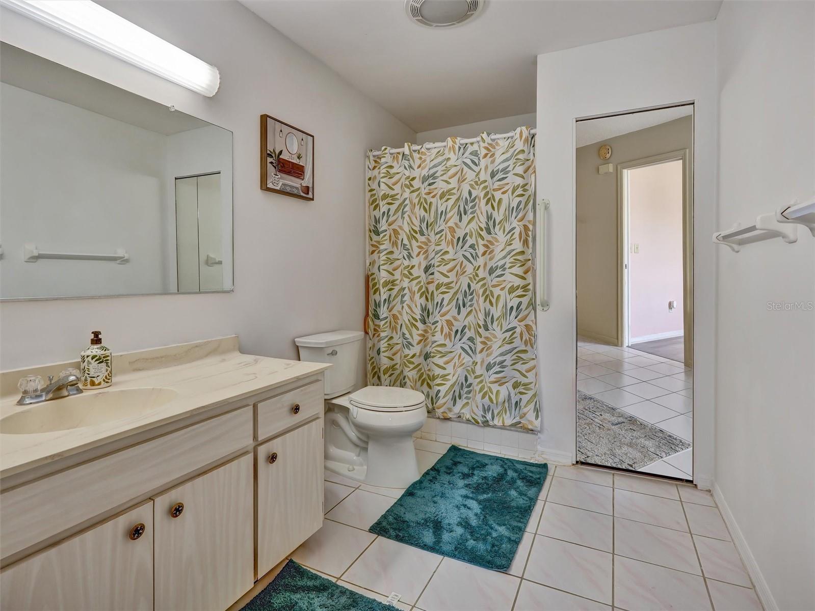 202 CACTUSFLOWER LN