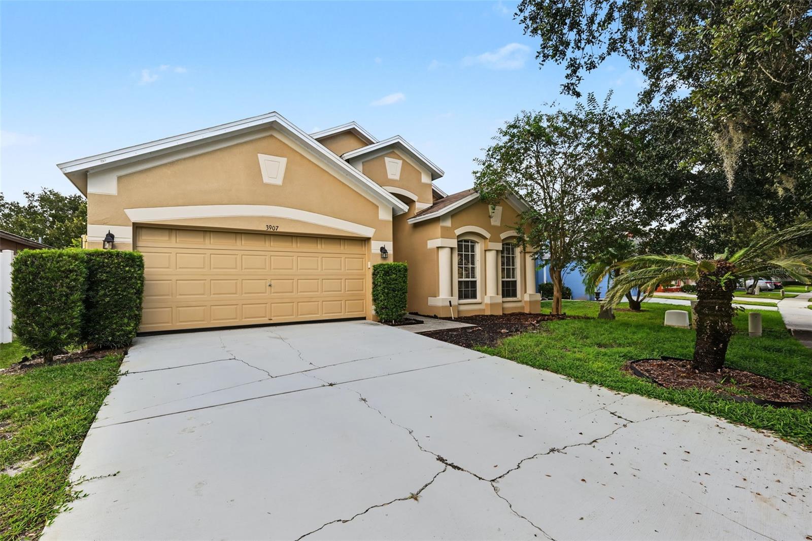 3907 LOCKRIDGE DR