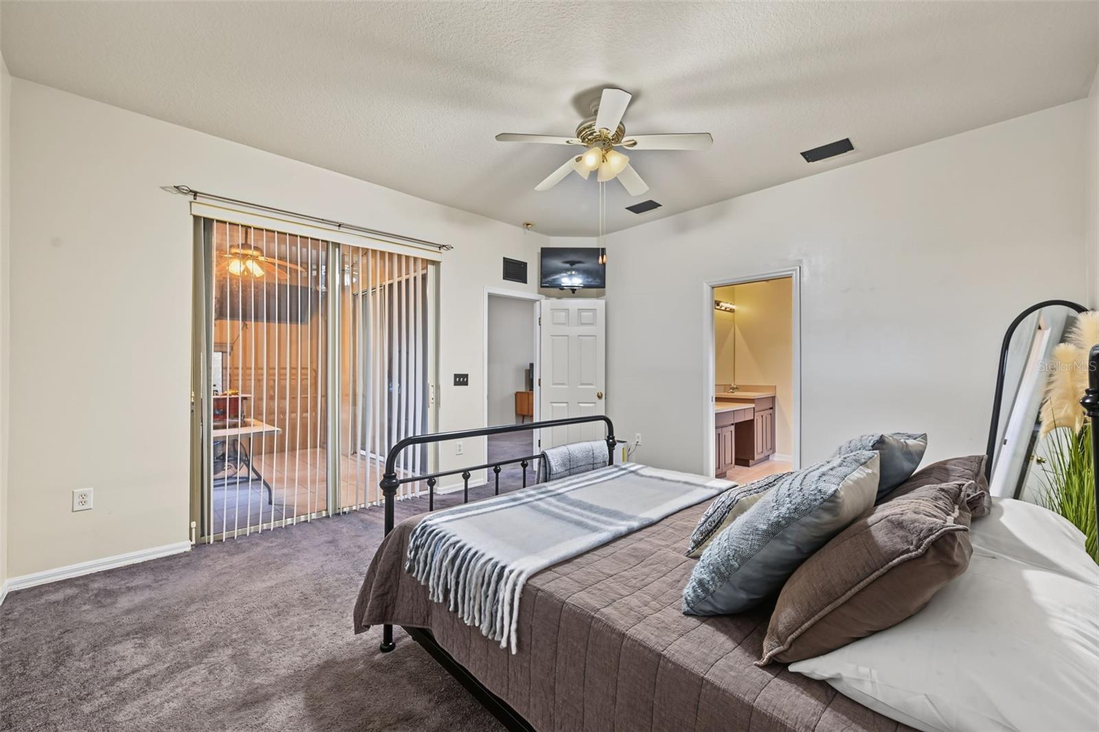 3907 LOCKRIDGE DR