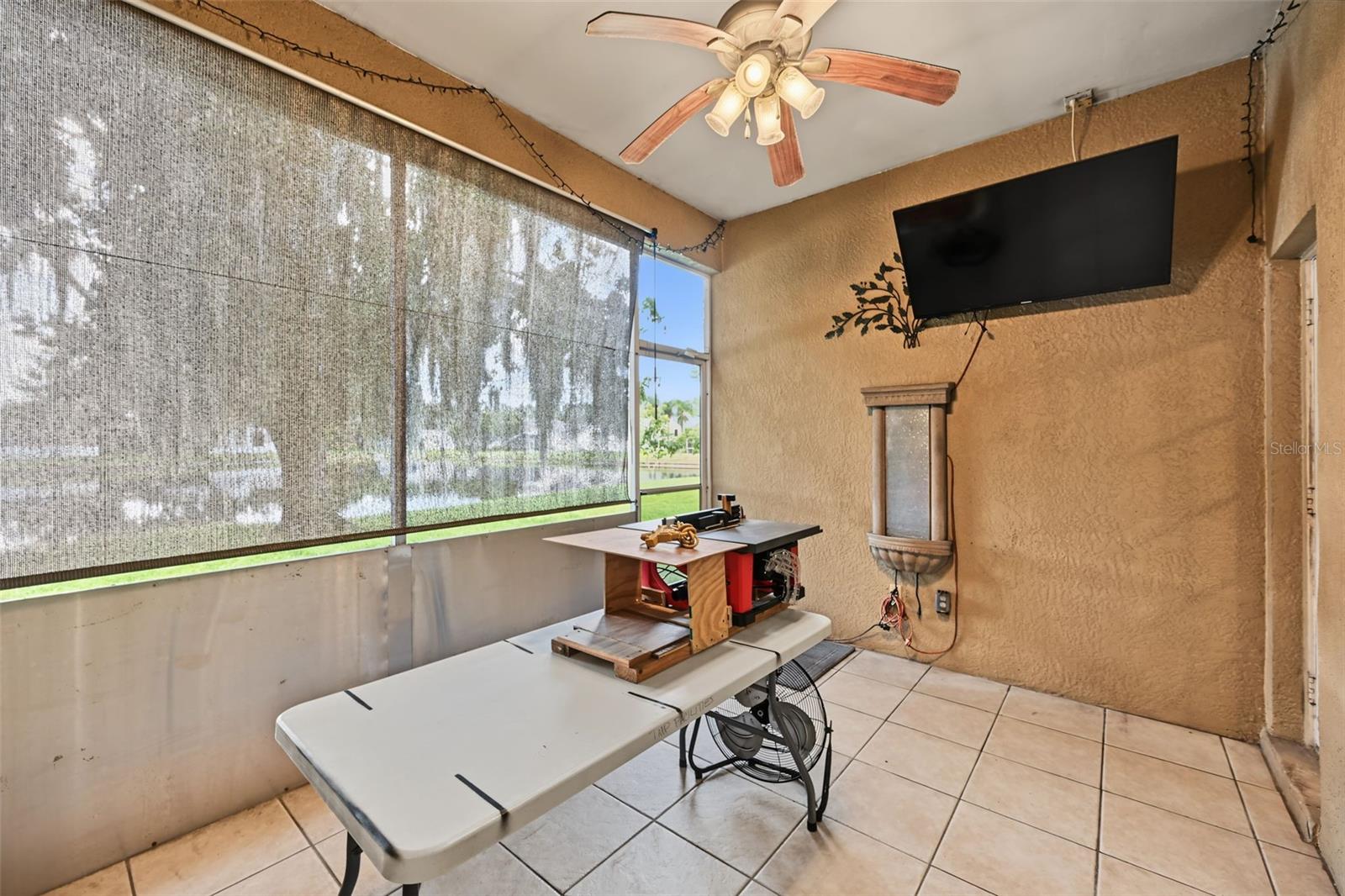 3907 LOCKRIDGE DR