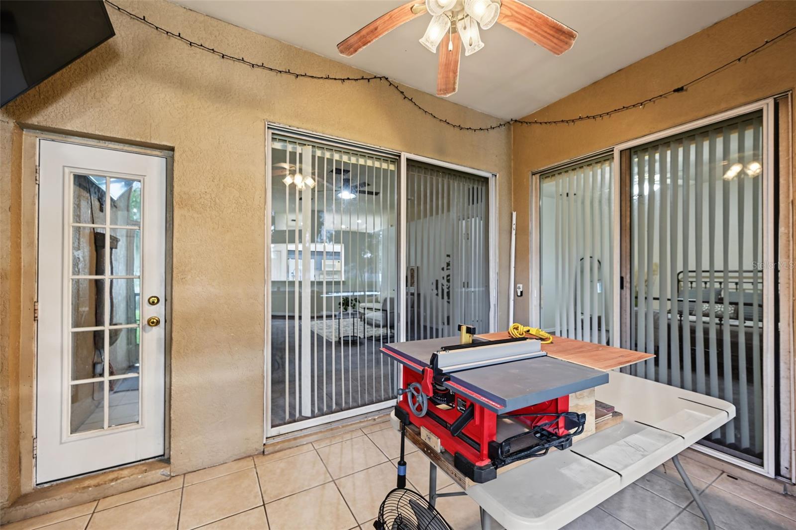 3907 LOCKRIDGE DR