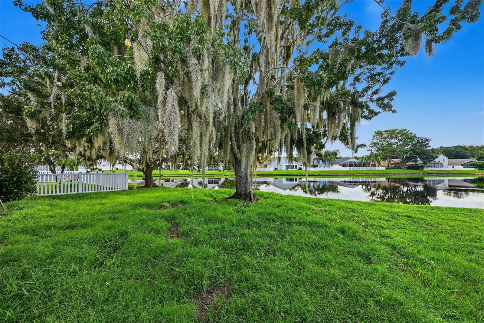 3907 LOCKRIDGE DR