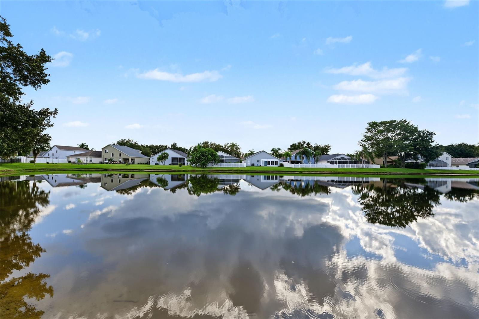 3907 LOCKRIDGE DR