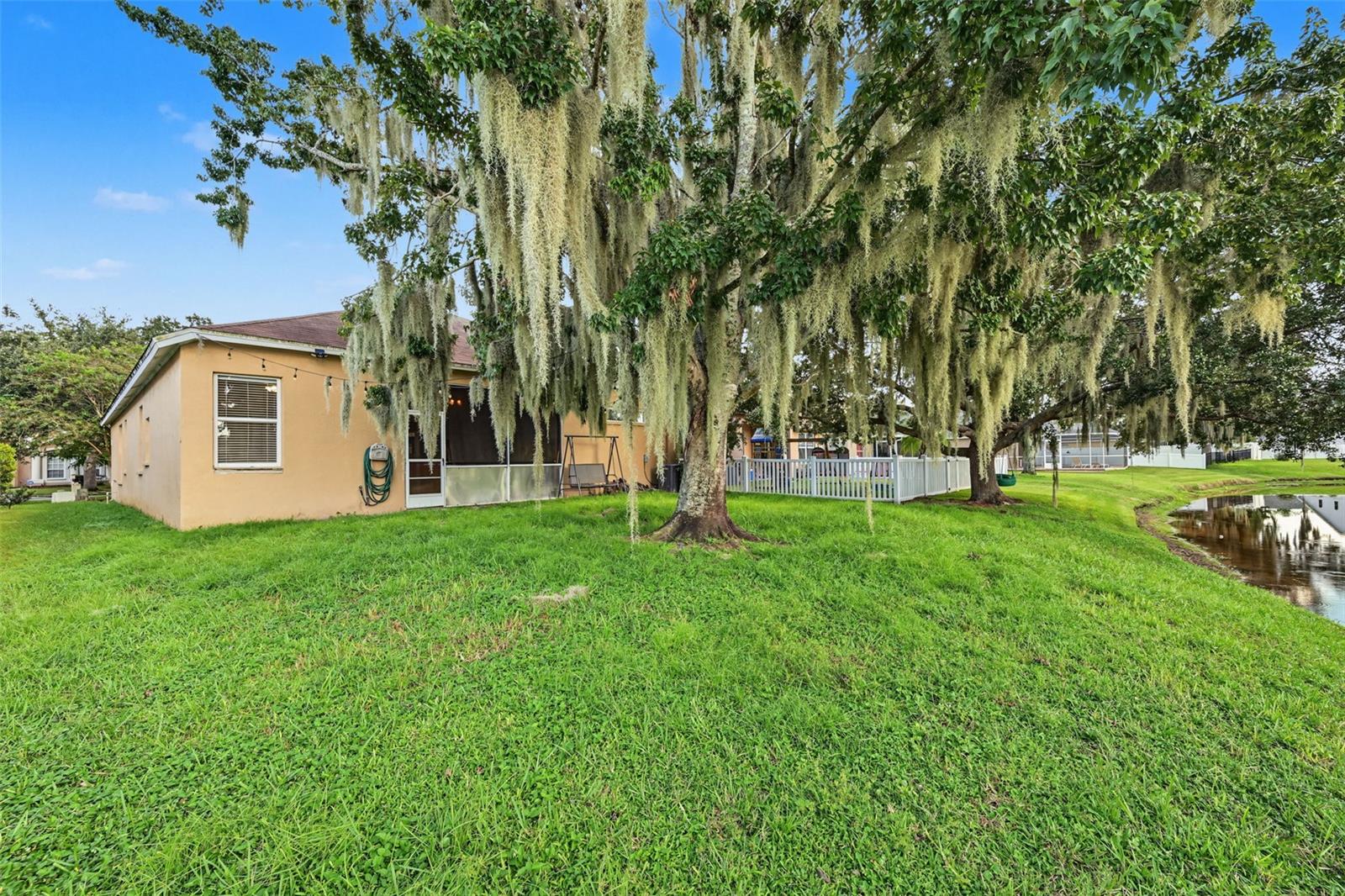 3907 LOCKRIDGE DR
