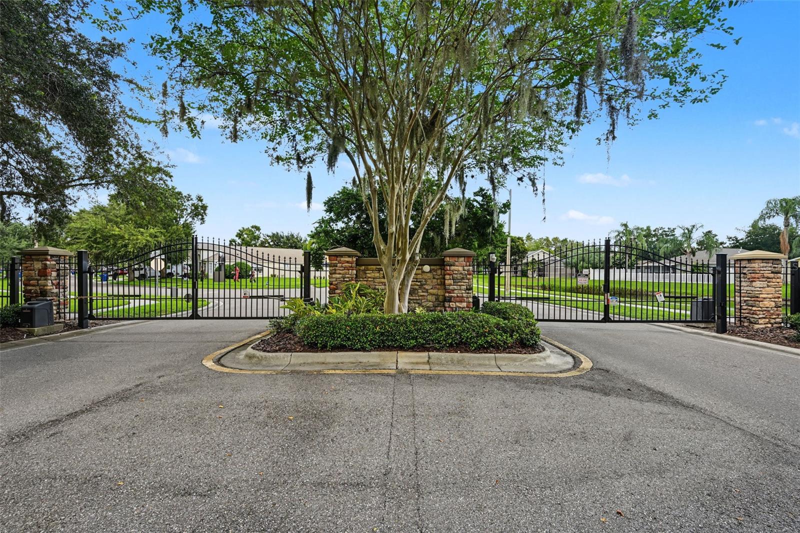 3907 LOCKRIDGE DR