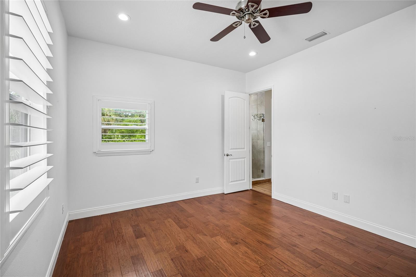 3206 W PRICE AVE