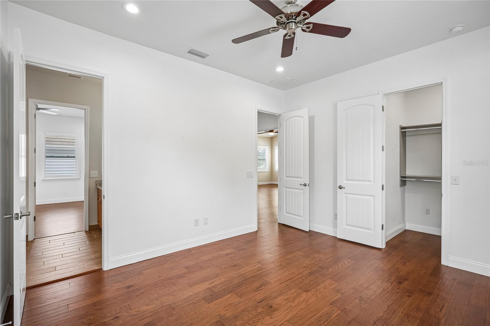 3206 W PRICE AVE