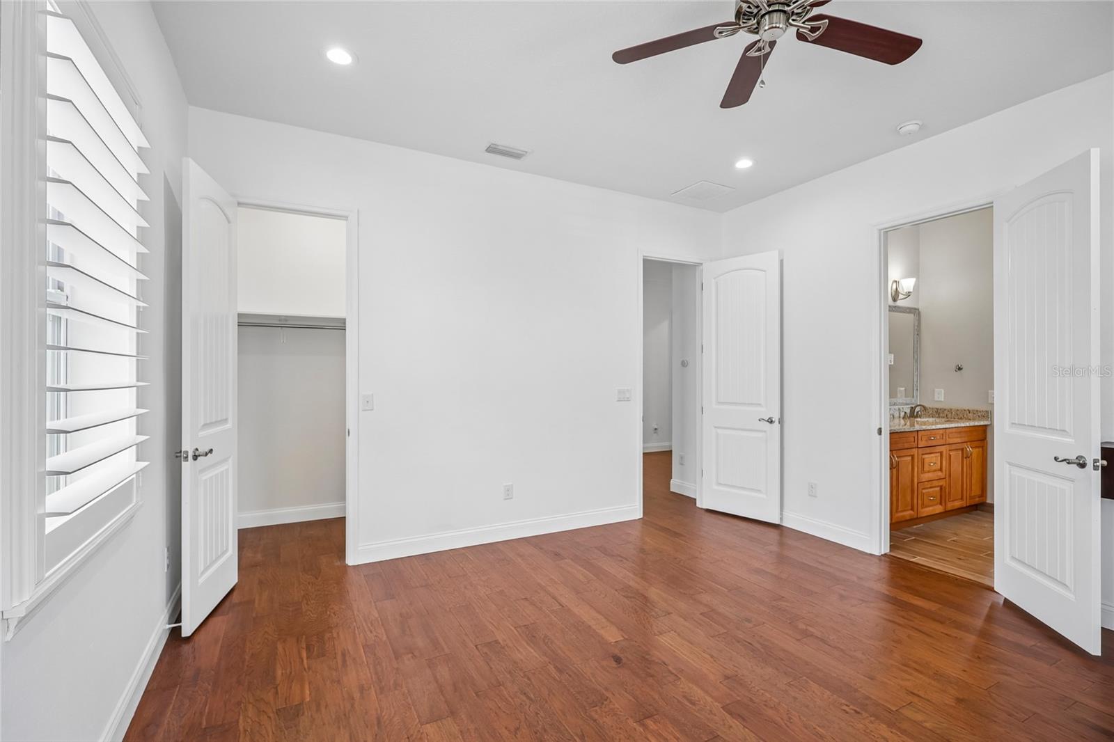 3206 W PRICE AVE