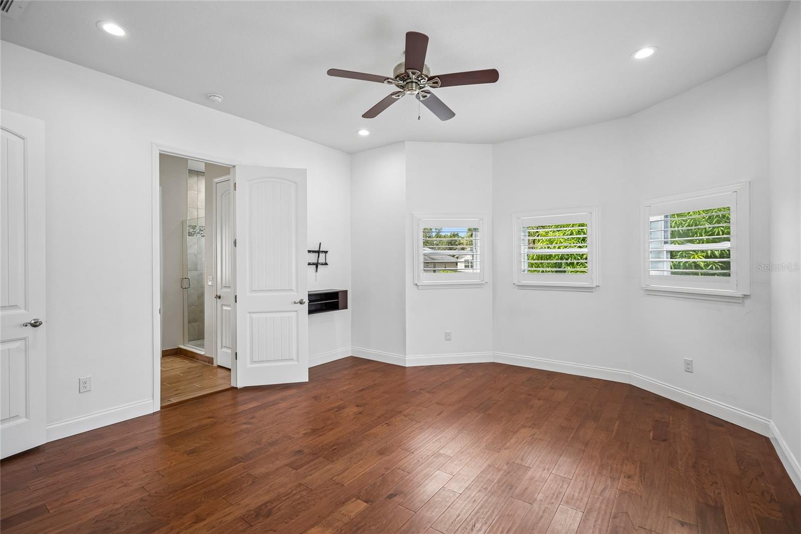 3206 W PRICE AVE