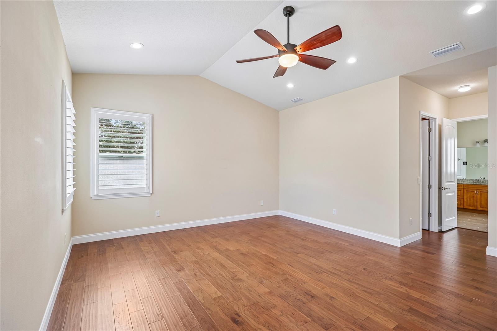 3206 W PRICE AVE