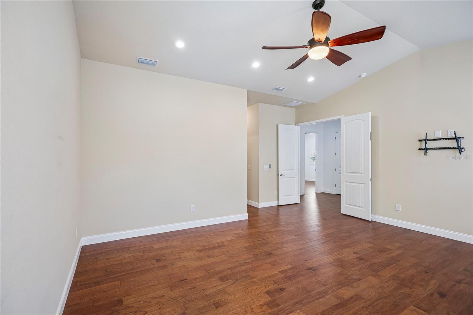 3206 W PRICE AVE