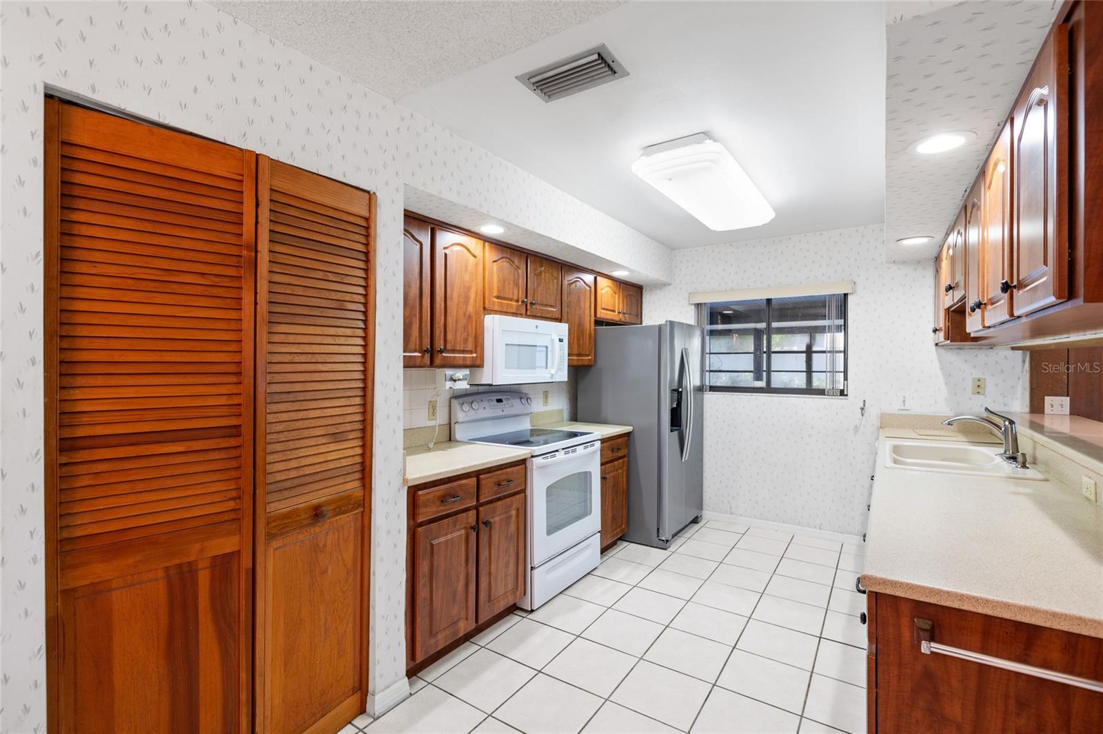 3307 DEL PRADO CT