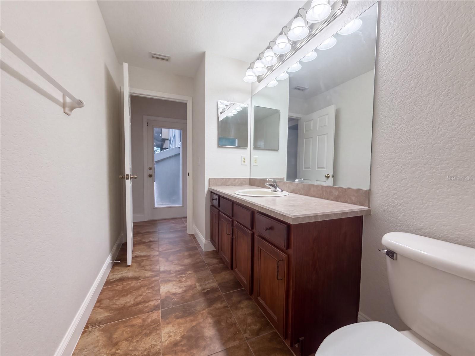 14275 CREEK RUN DR