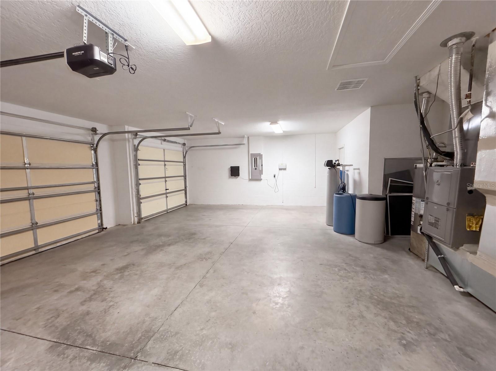 14275 CREEK RUN DR