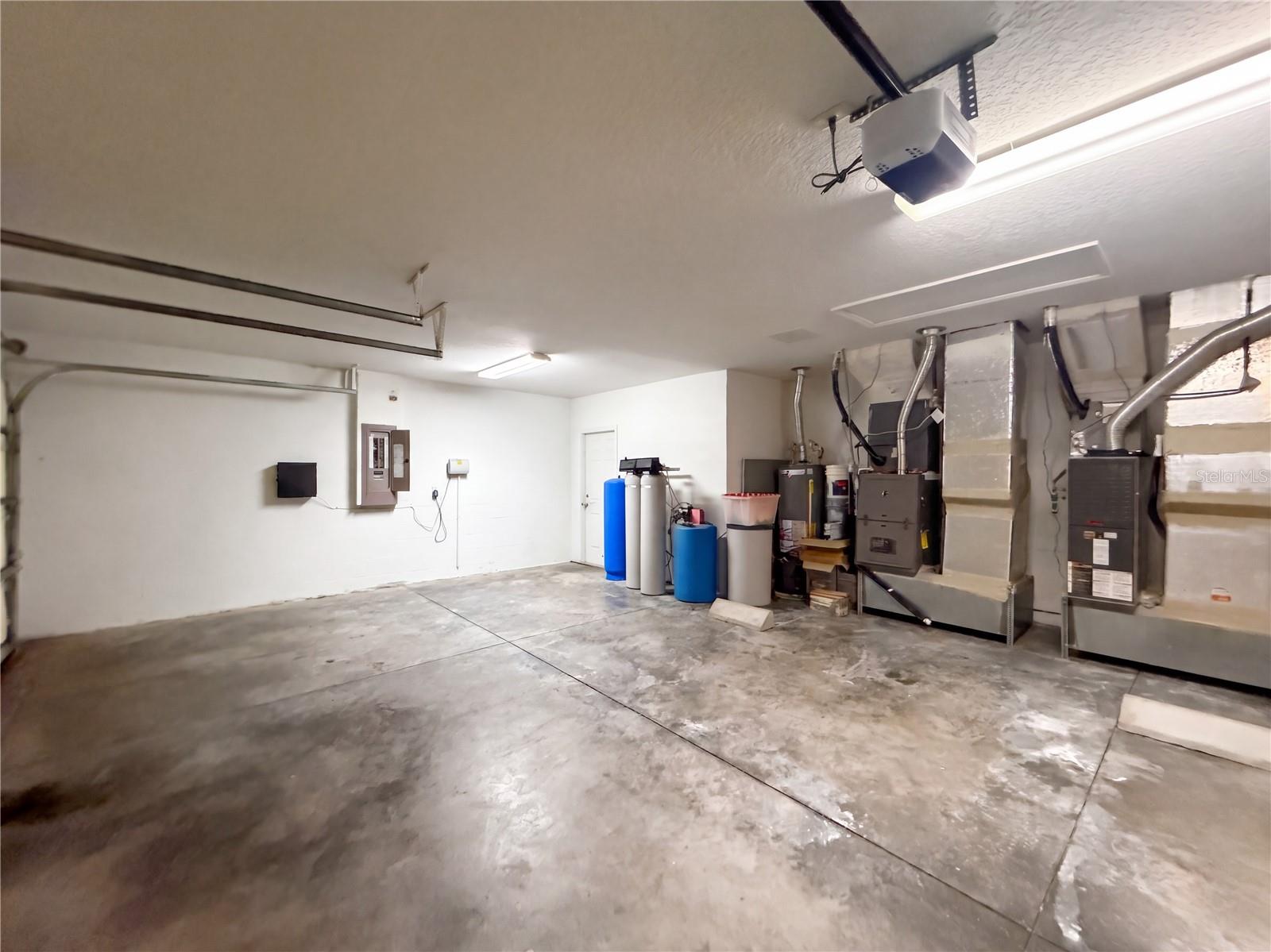 14275 CREEK RUN DR