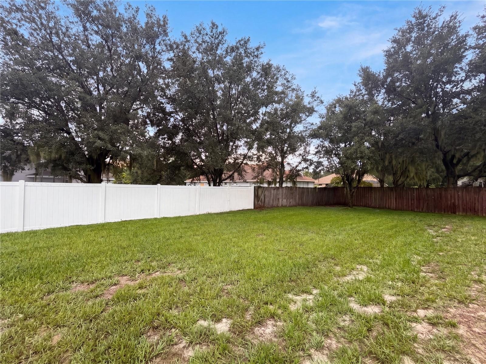 14275 CREEK RUN DR