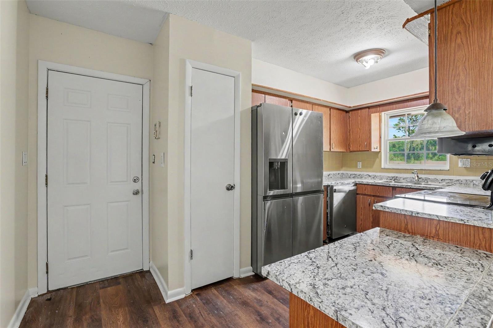 2265 VILLAGE CT