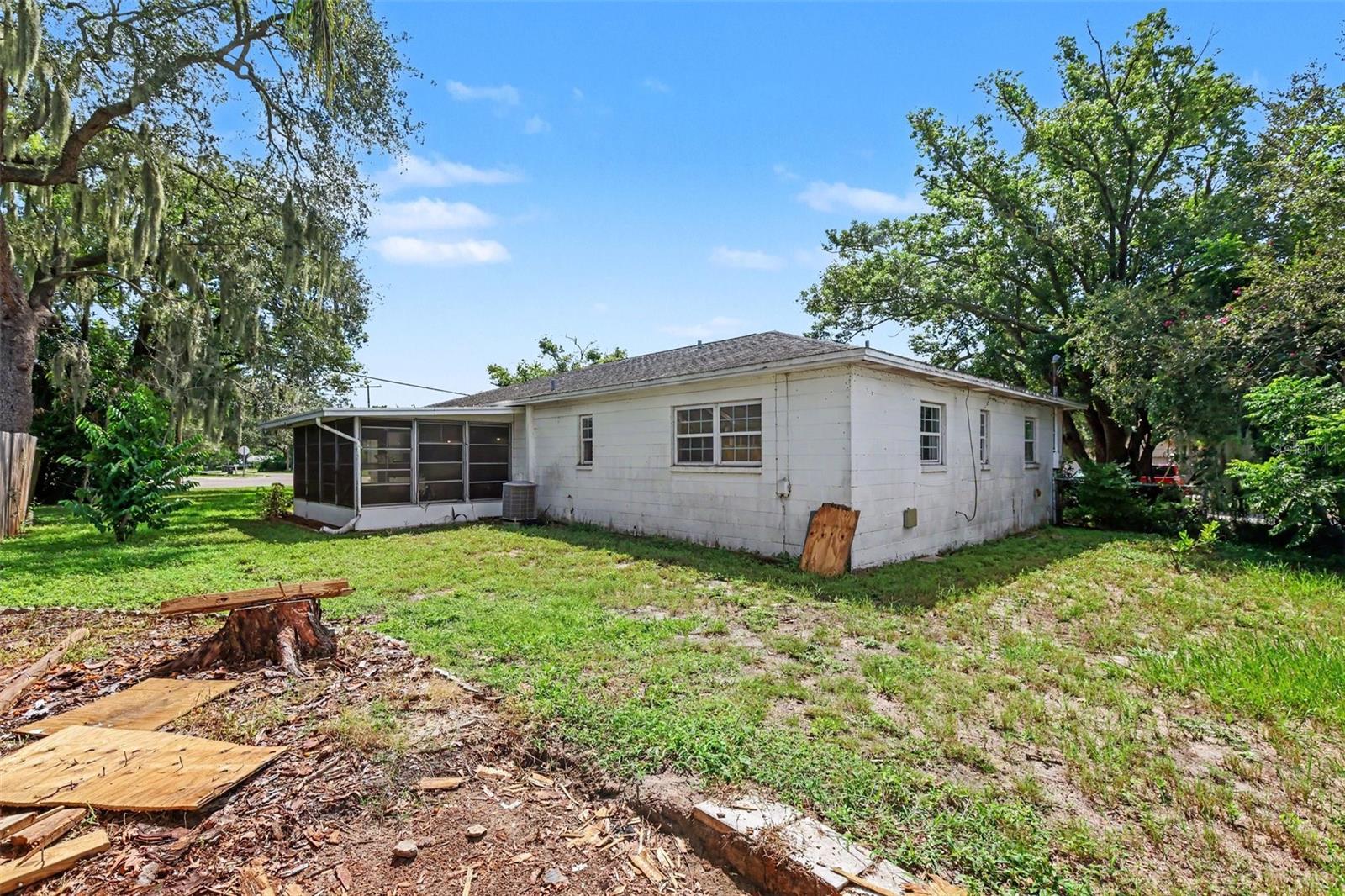 2265 VILLAGE CT