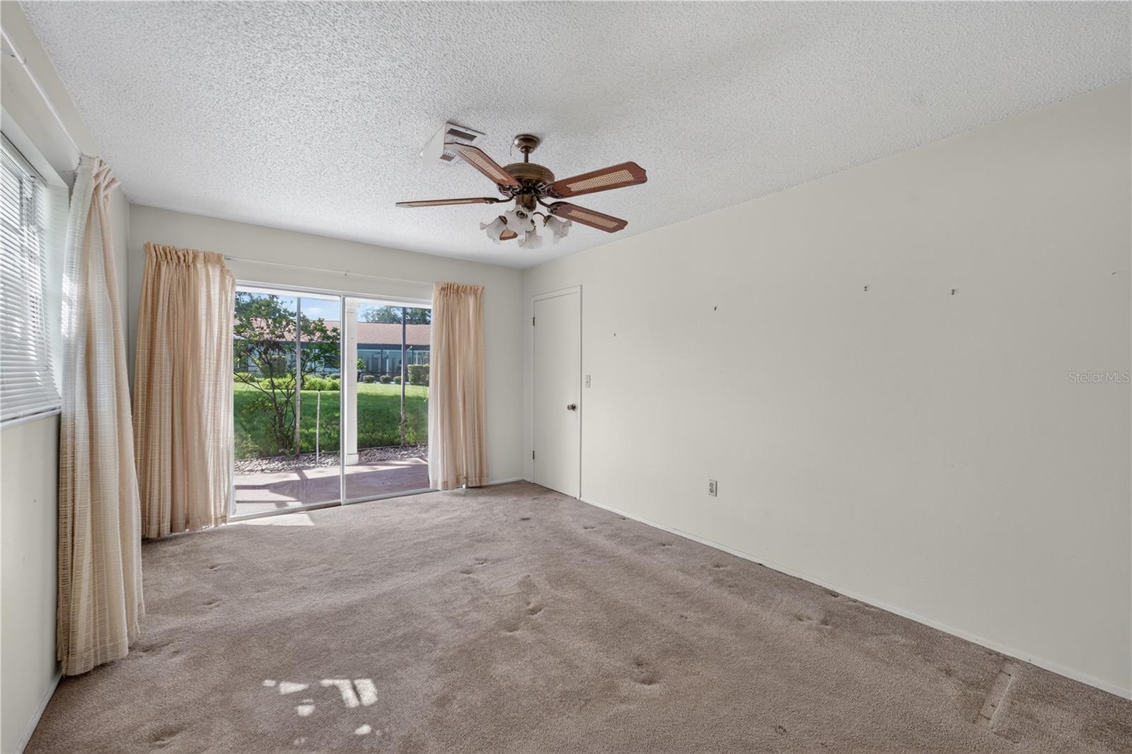 8810 SHOEMAKER LN