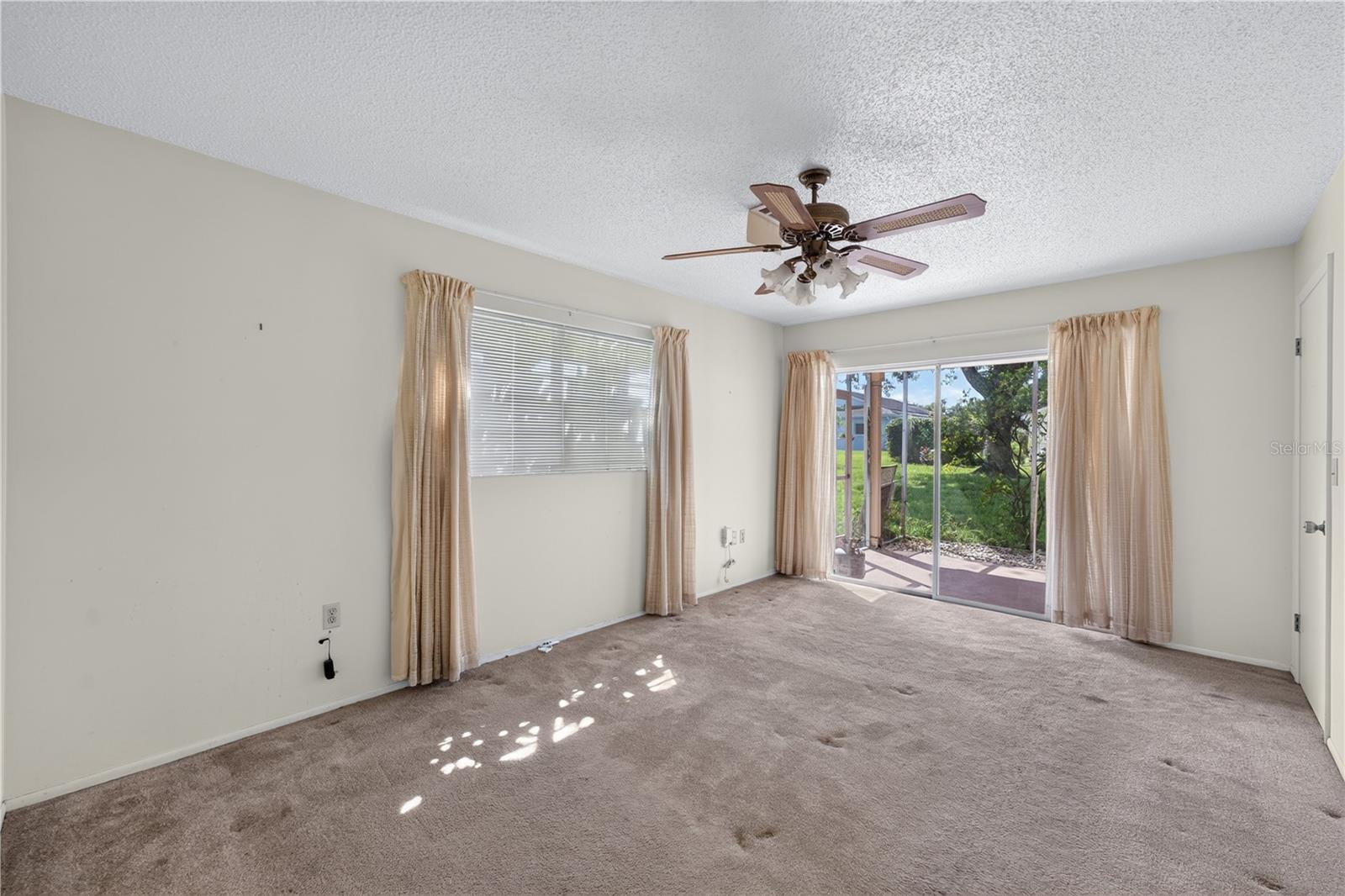8810 SHOEMAKER LN