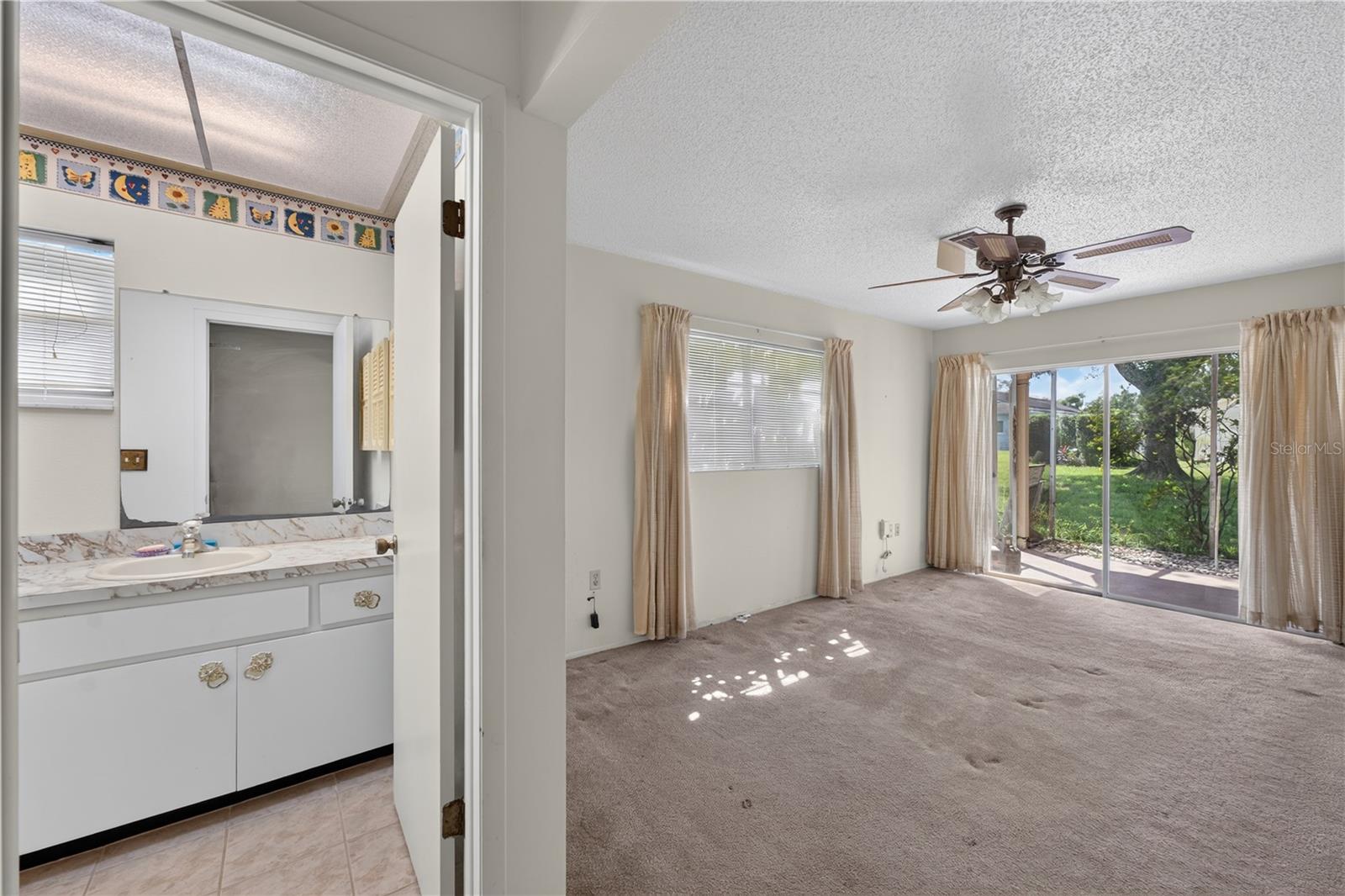 8810 SHOEMAKER LN