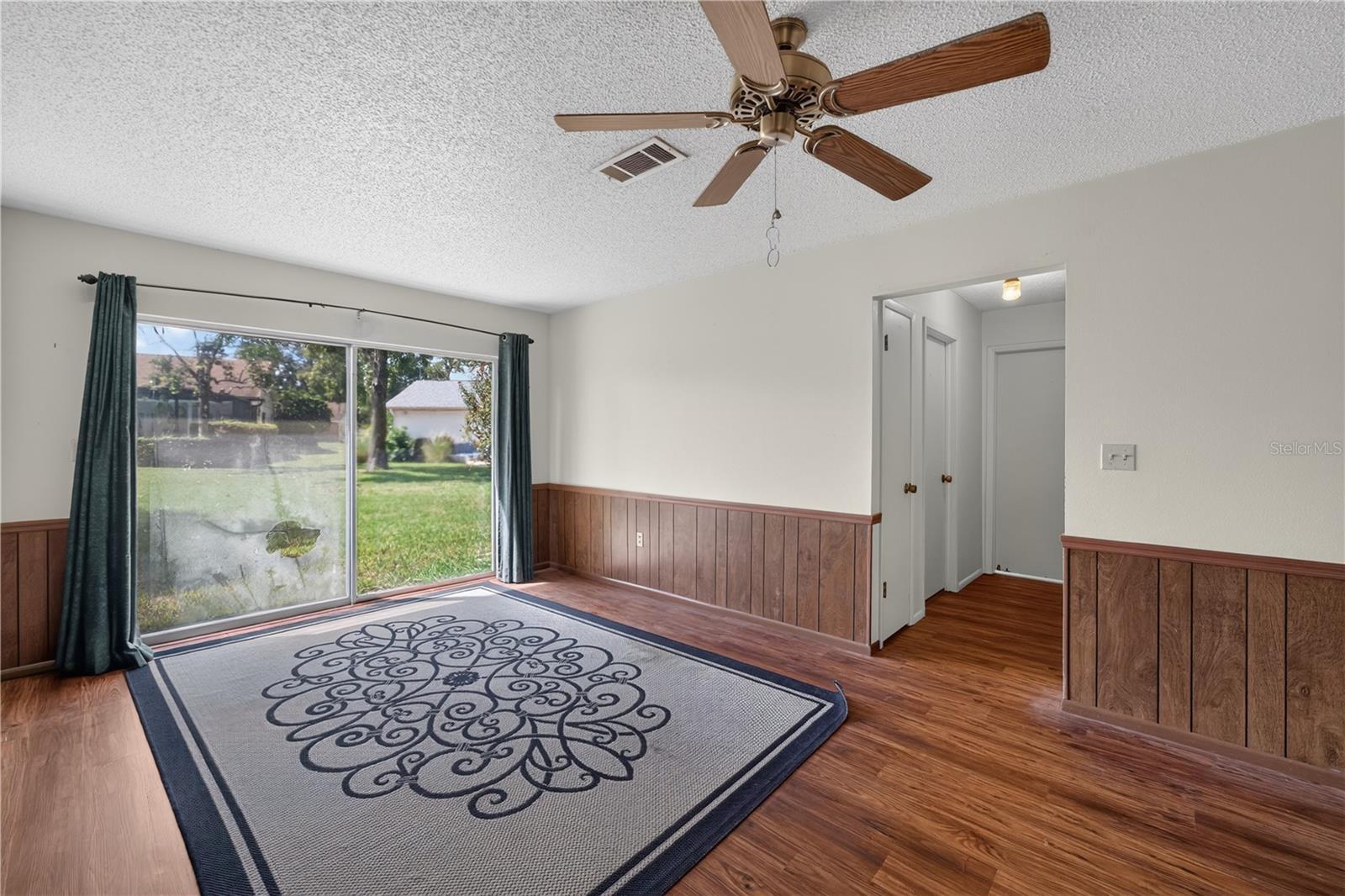 8810 SHOEMAKER LN