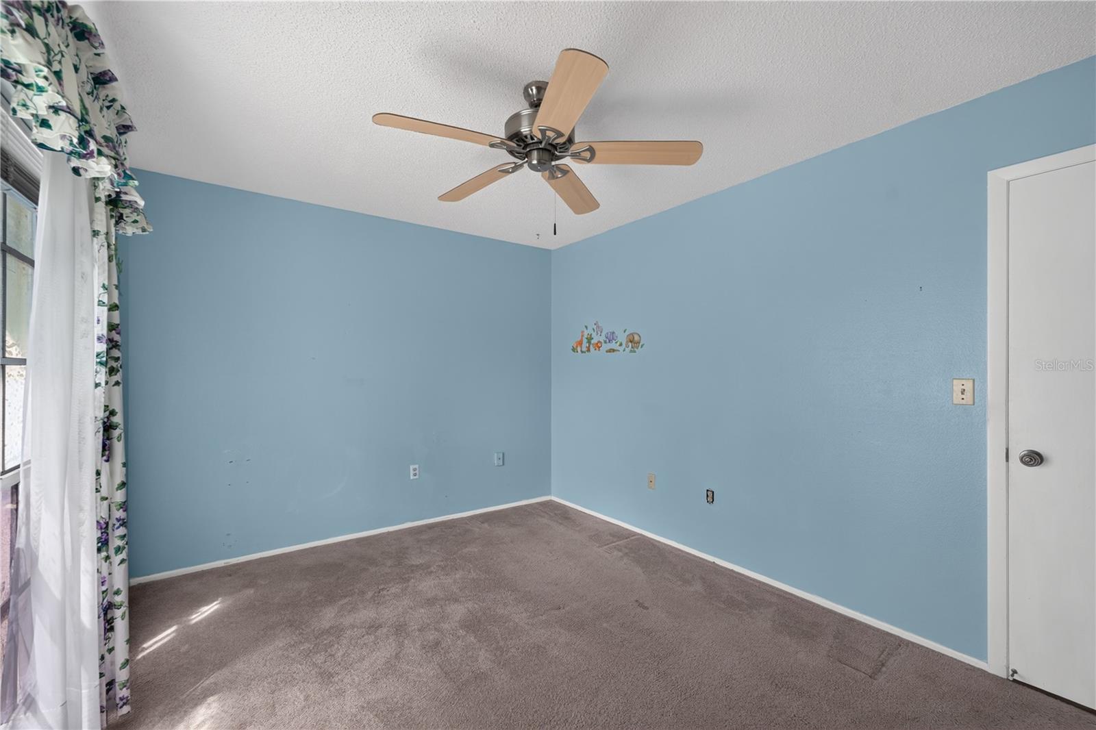 8810 SHOEMAKER LN