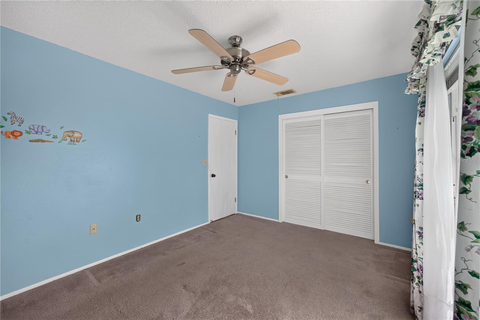 8810 SHOEMAKER LN