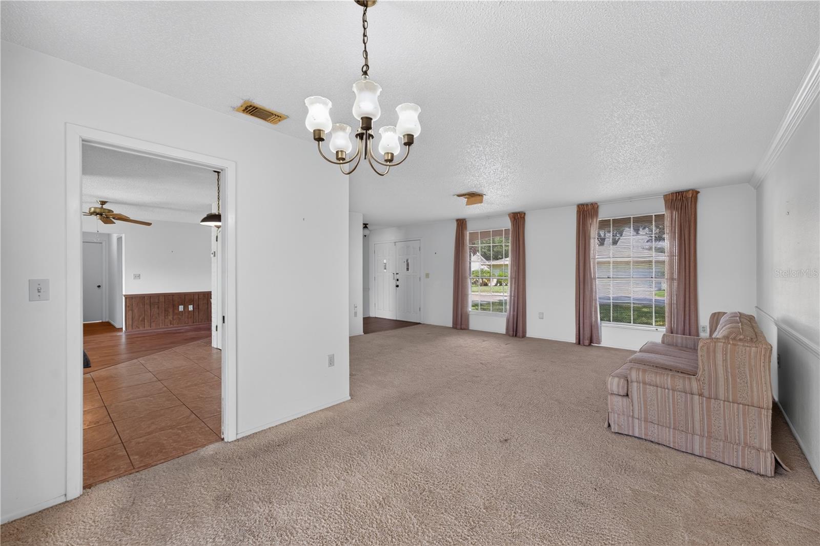 8810 SHOEMAKER LN