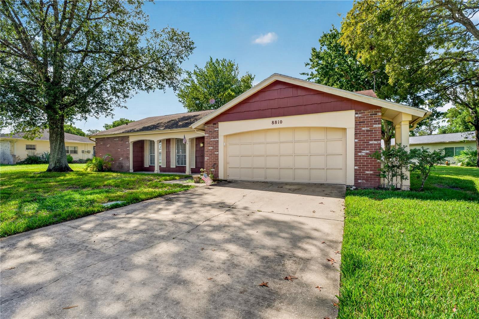 8810 SHOEMAKER LN