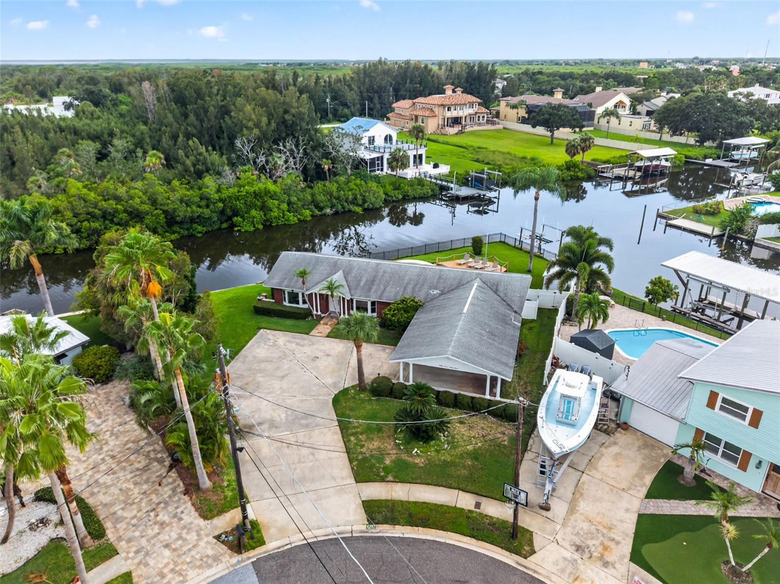 8727 BAY CREST LN
