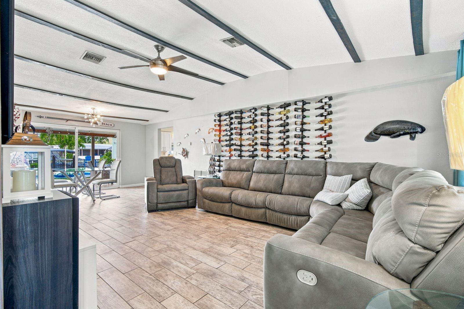 1324 CHANCELLOR DR