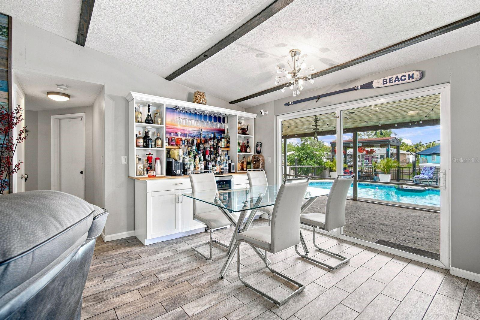 1324 CHANCELLOR DR