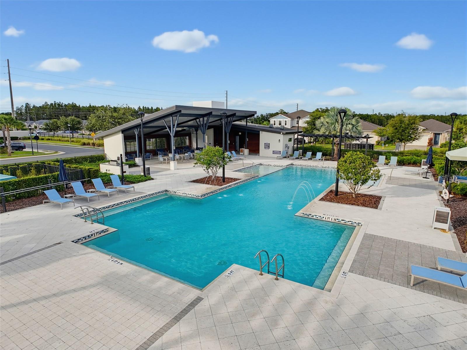 19260 BLUE POND