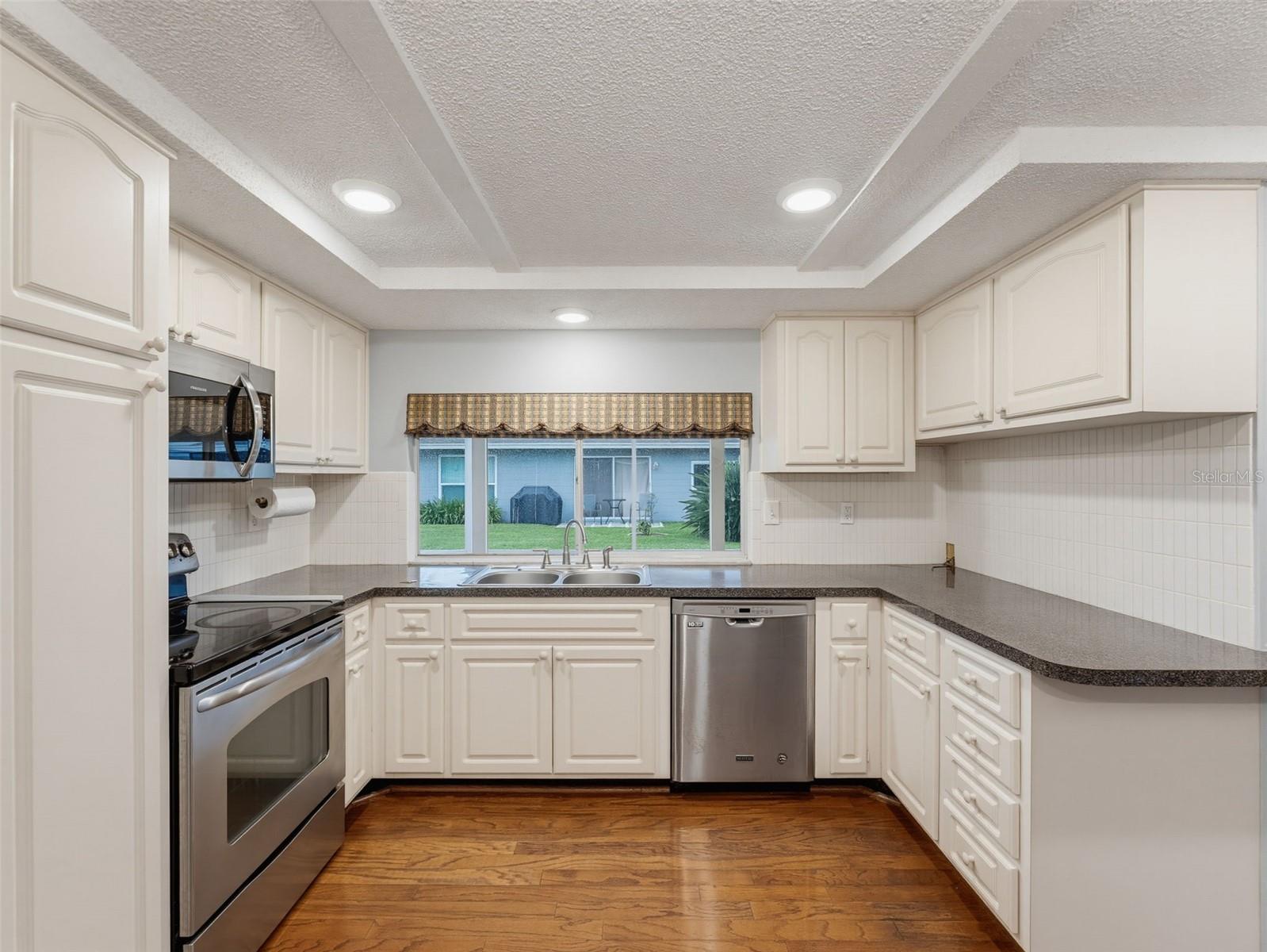 12205 SILK OAK LN