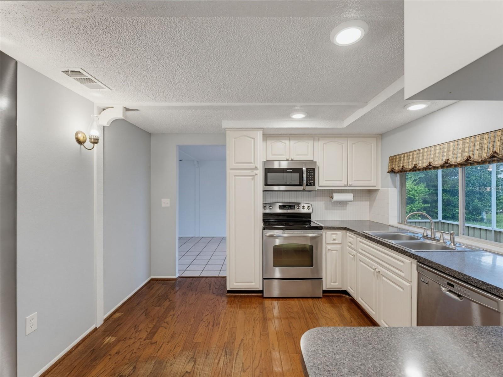 12205 SILK OAK LN