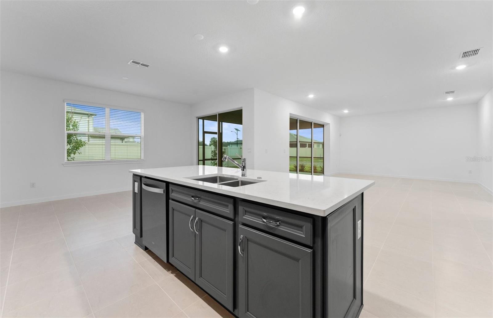 37385 CLINCH CIR