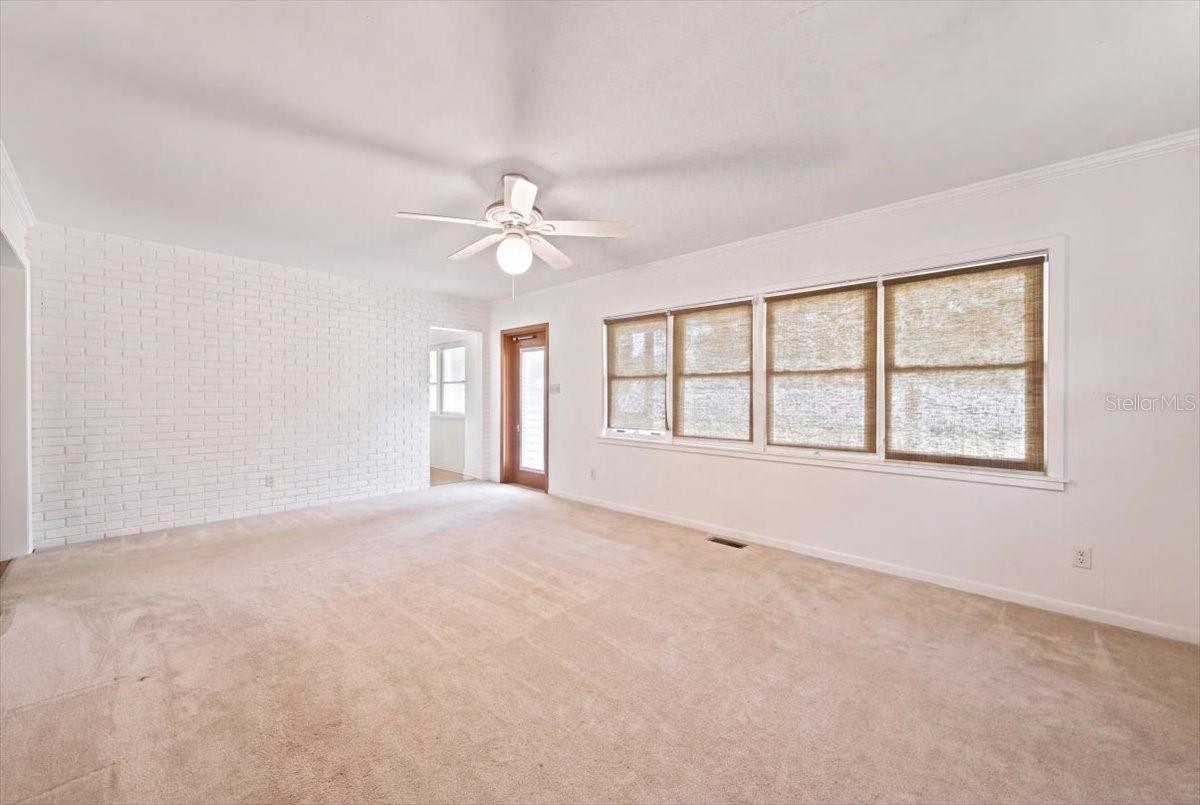 3004 W MARLIN AVE