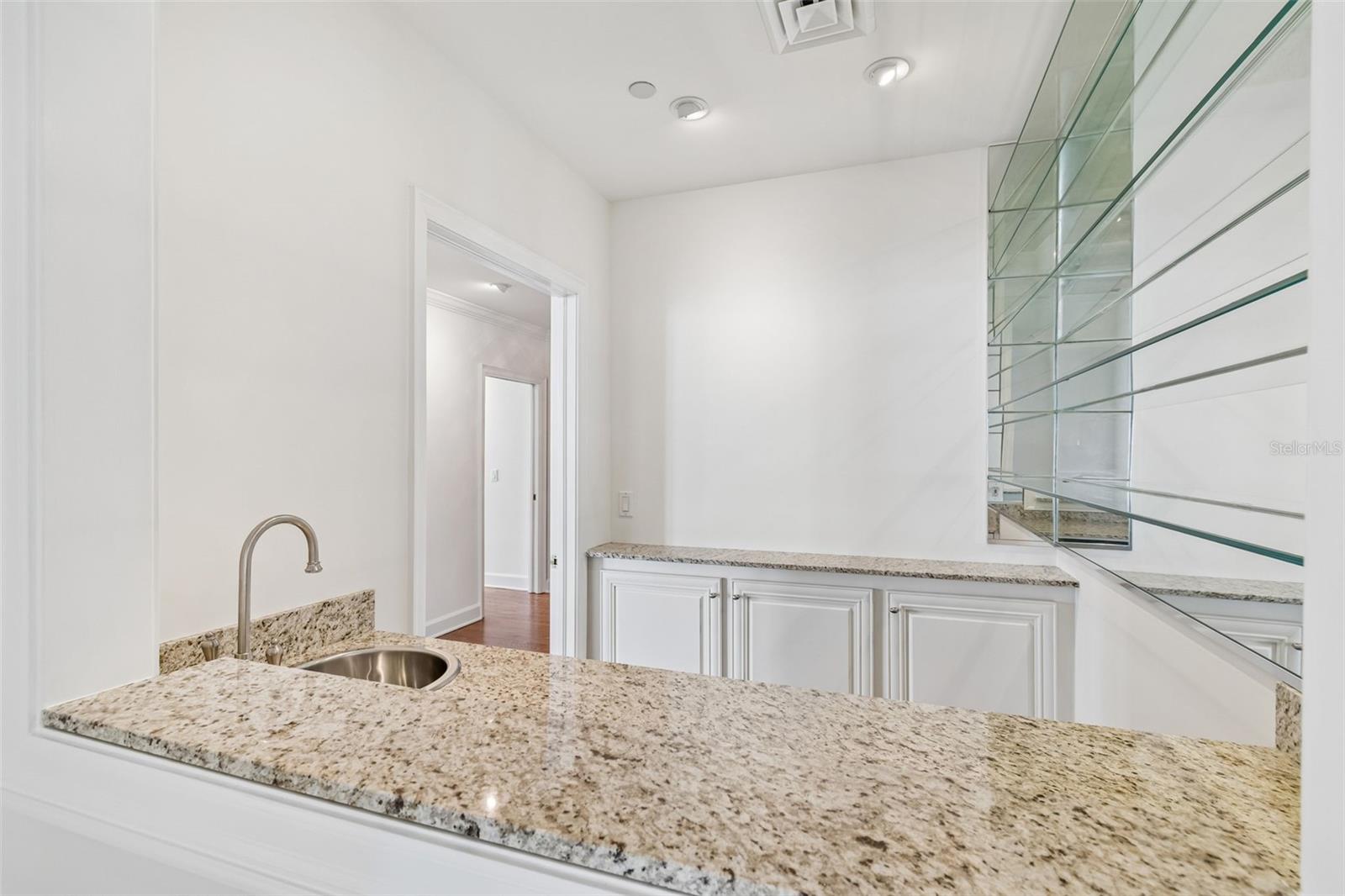 3203 BAYSHORE BLVD #1202