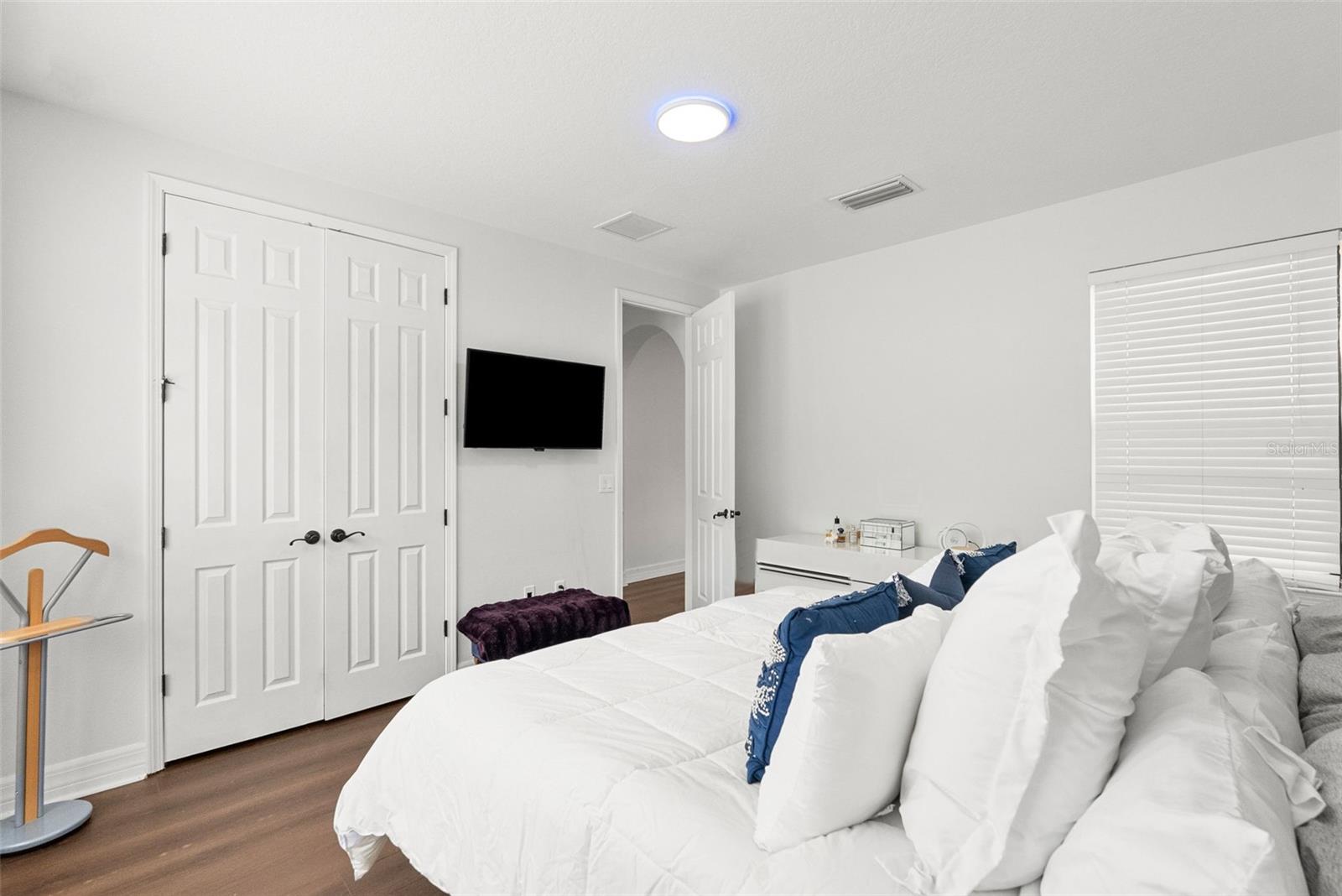 8264 DUNHAM STATION DR