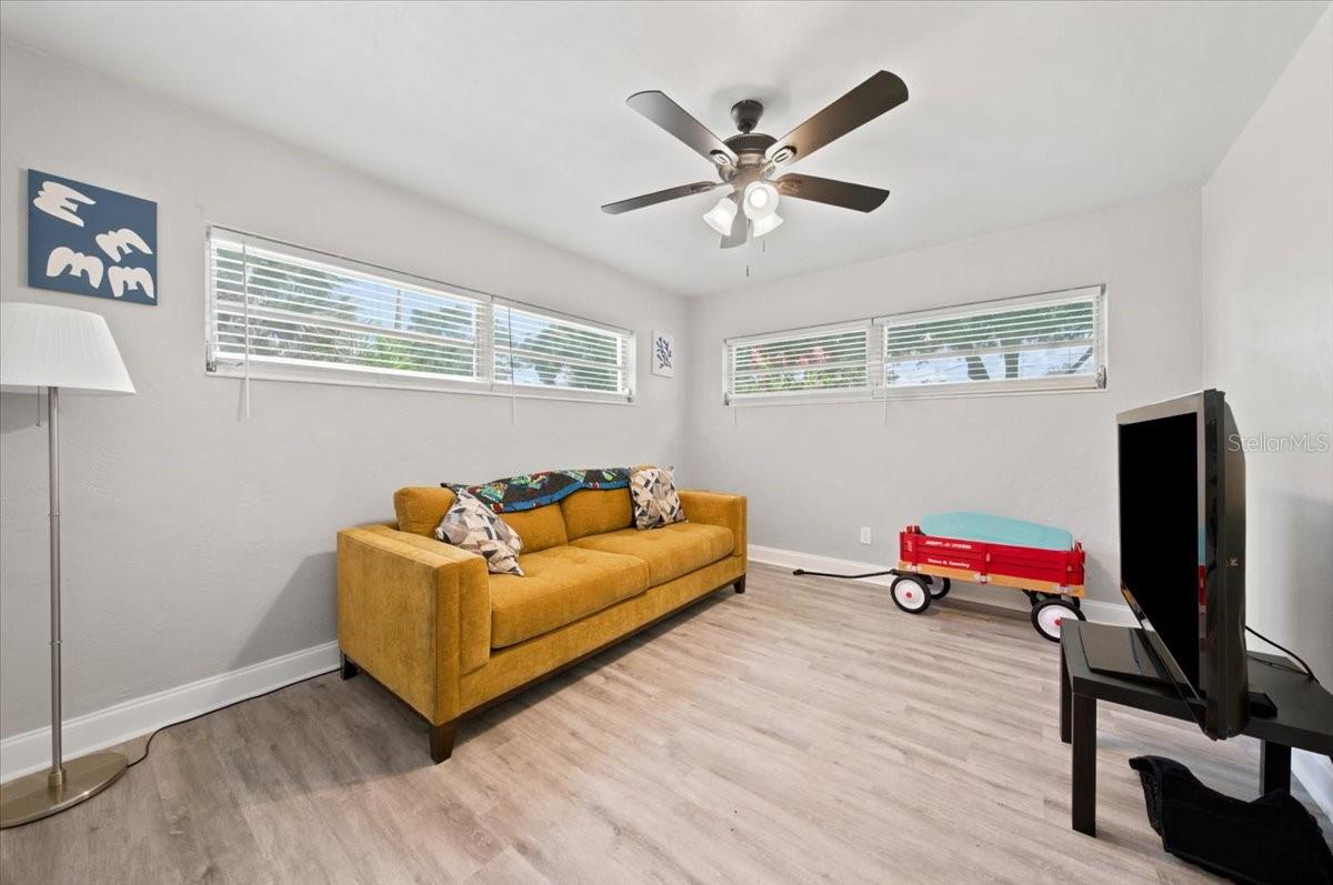 3002 W MARLIN AVE