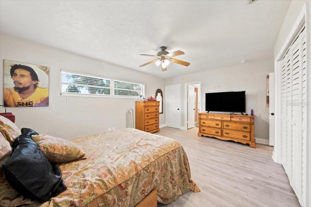 3002 W MARLIN AVE