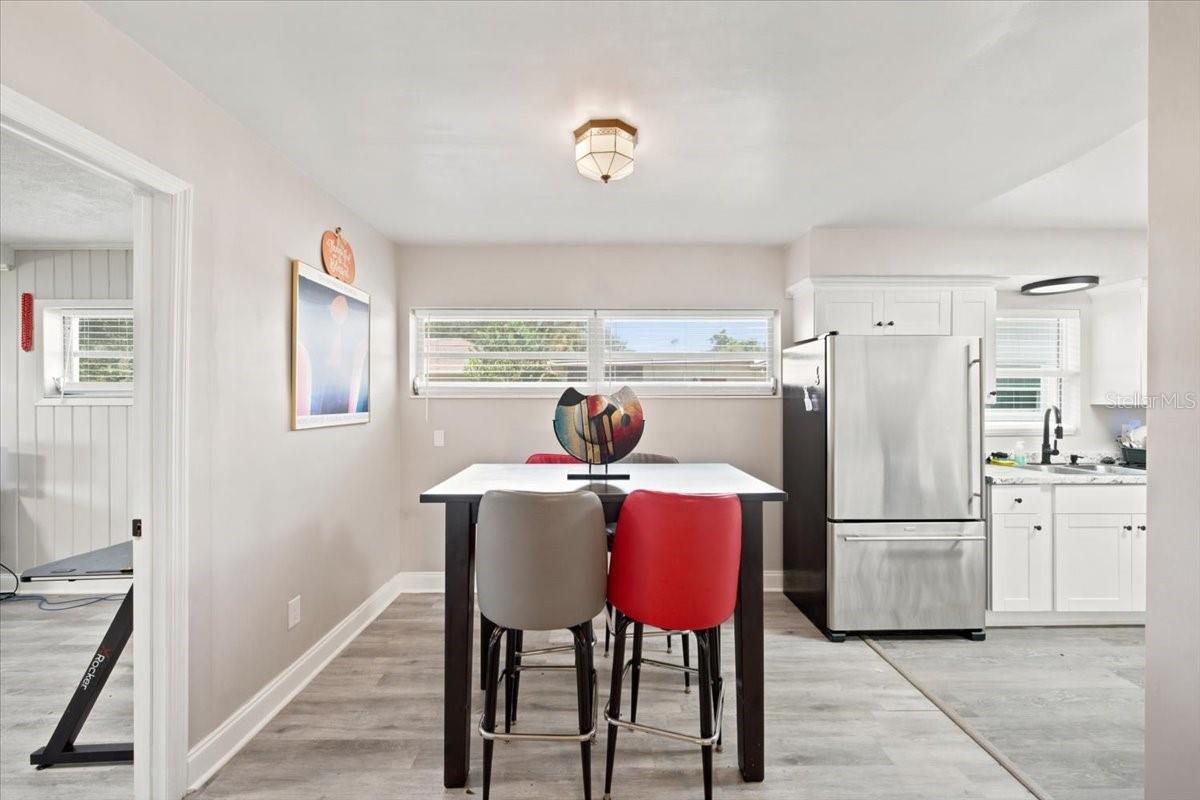 3002 W MARLIN AVE