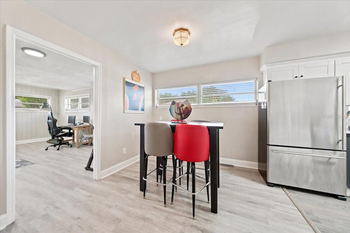 3002 W MARLIN AVE