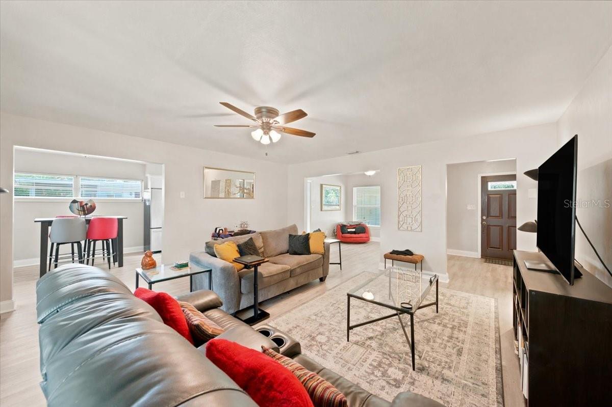 3002 W MARLIN AVE