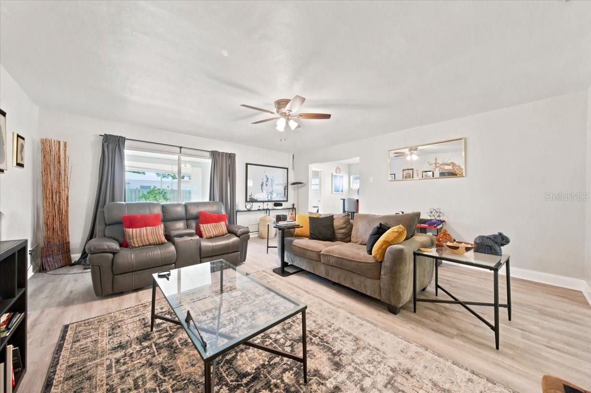 3002 W MARLIN AVE
