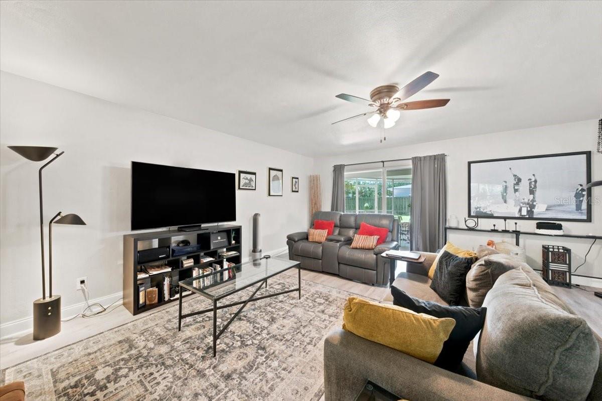 3002 W MARLIN AVE